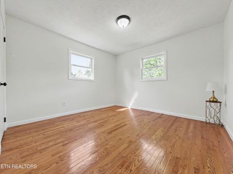 Tiny photo for 138 S Gaylor Rd, LaFollette, TN 37766 (MLS # 1334543)