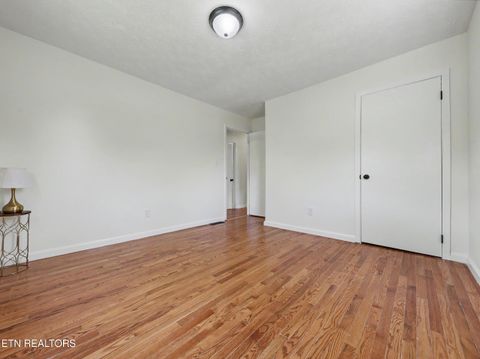 Tiny photo for 138 S Gaylor Rd, LaFollette, TN 37766 (MLS # 1334543)