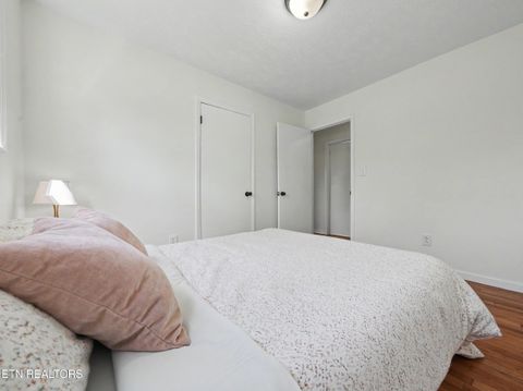Tiny photo for 138 S Gaylor Rd, LaFollette, TN 37766 (MLS # 1334543)