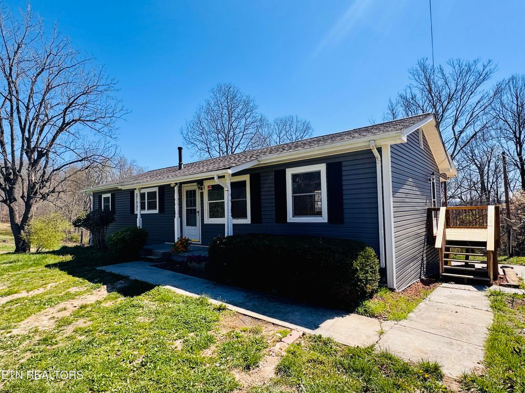 Photo of 138 S Gaylor Rd, LaFollette, TN 37766 (MLS # 1334543)