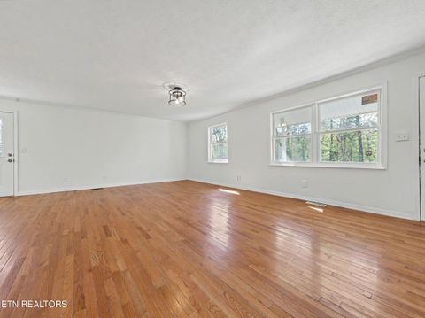 Tiny photo for 138 S Gaylor Rd, LaFollette, TN 37766 (MLS # 1334543)