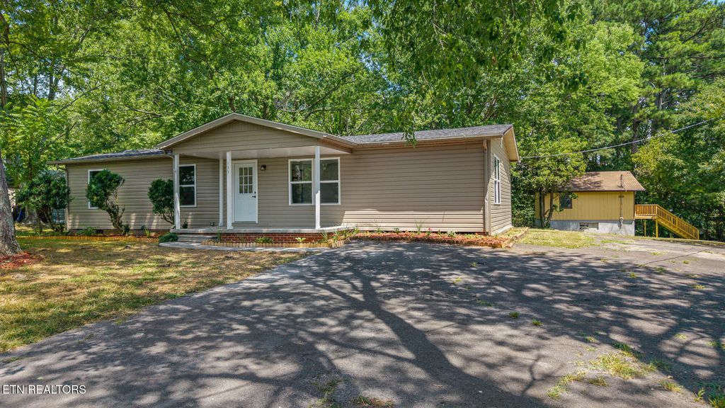 Photo of 135 County Road 510, Englewood, TN 37329 (MLS # 1310463)