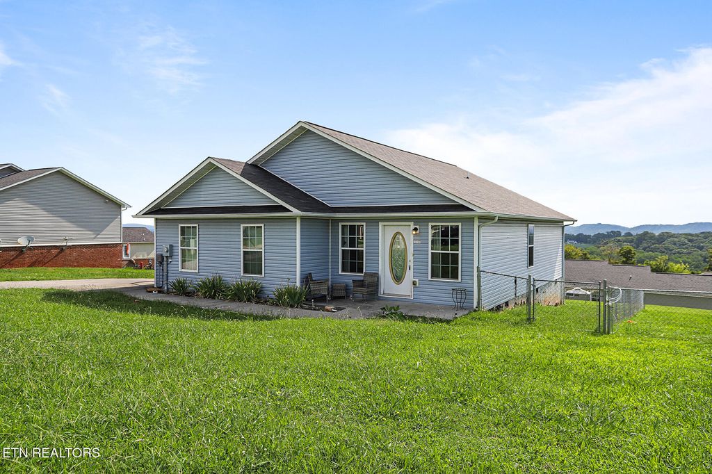 Photo of 1263 Jessica Loop, Jefferson City, TN 37760 (MLS # 1312254)