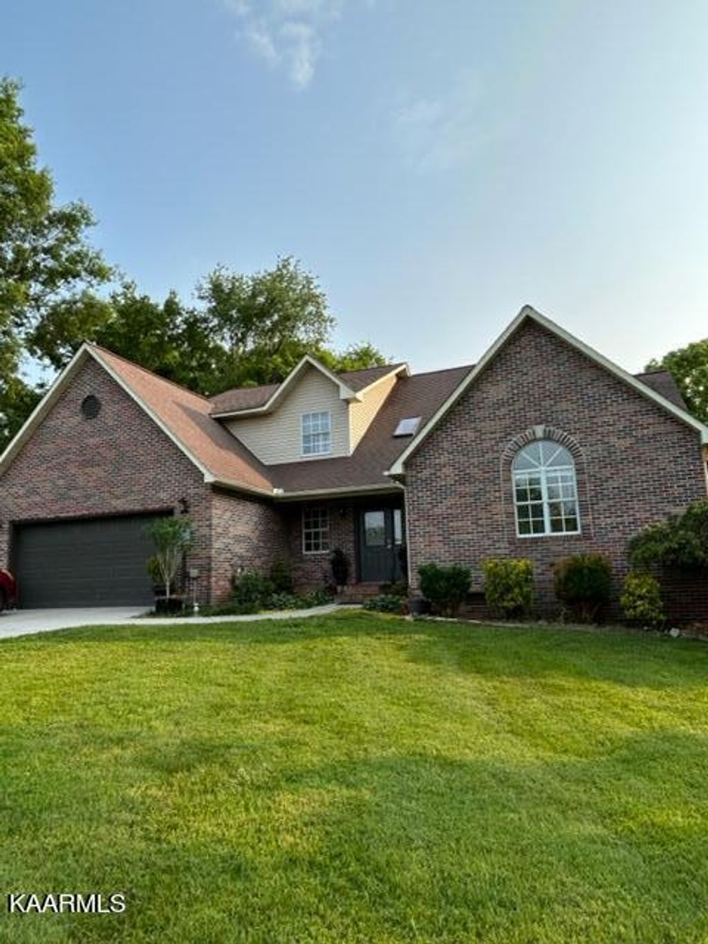 Photo of 564 Hallmark Lane, Strawberry Plains, TN 37871 (MLS # 1228177)