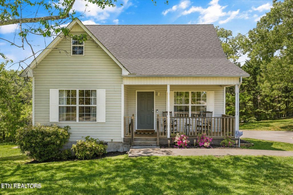 Photo of 501 S Ruth St, Maryville, TN 37803 (MLS # 1337899)