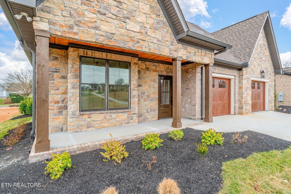 Photo of 204 Goldcrest Drive, Vonore, TN 37885 (MLS # 1325436)