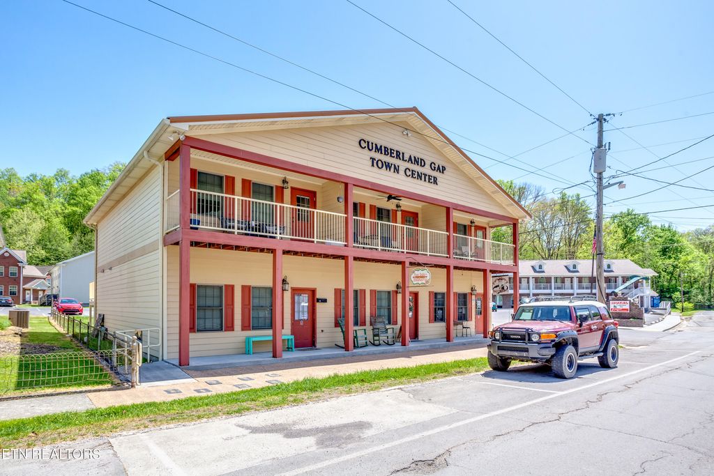 Photo of 704 Brooklyn St #4, Cumberland Gap, TN 37724 (MLS # 1334794)