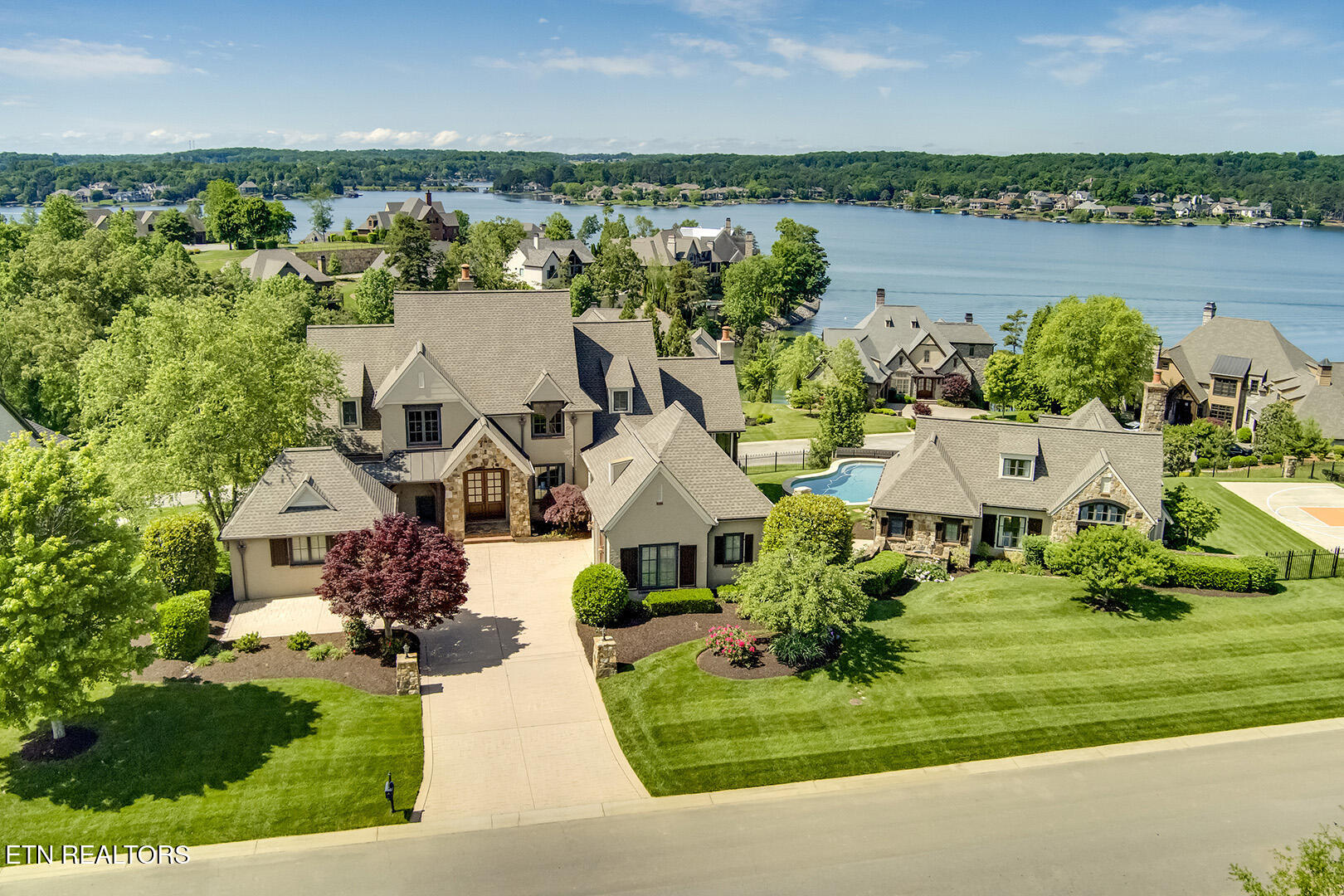 15855 Lighthouse Pointe Drive