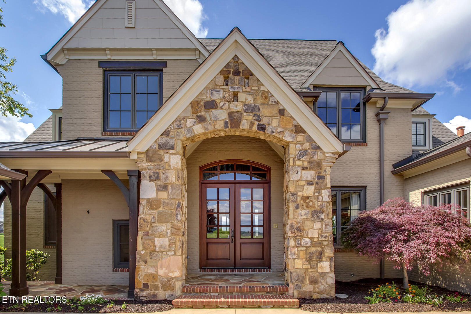 15855 Lighthouse Pointe Drive