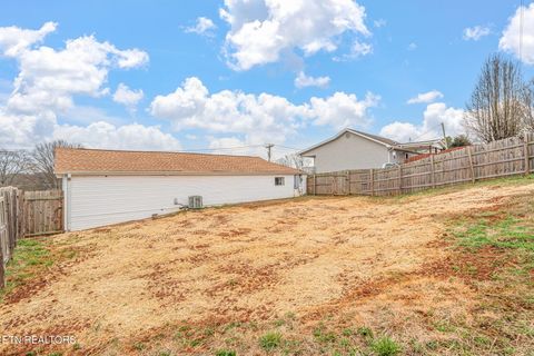 Tiny photo for 902 Summer St, Loudon, TN 37774 (MLS # 1331160)