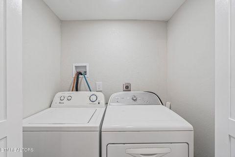 Tiny photo for 902 Summer St, Loudon, TN 37774 (MLS # 1331160)