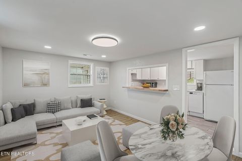 Tiny photo for 902 Summer St, Loudon, TN 37774 (MLS # 1331160)