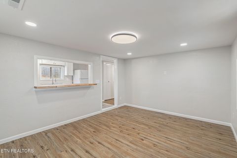 Tiny photo for 902 Summer St, Loudon, TN 37774 (MLS # 1331160)