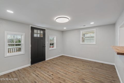 Tiny photo for 902 Summer St, Loudon, TN 37774 (MLS # 1331160)