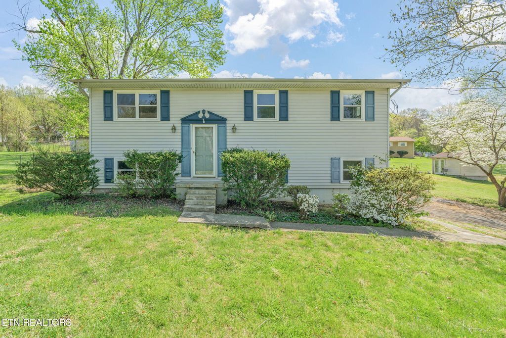 Photo of 10824 Ashford Drive, Knoxville, TN 37934 (MLS # 1335755)