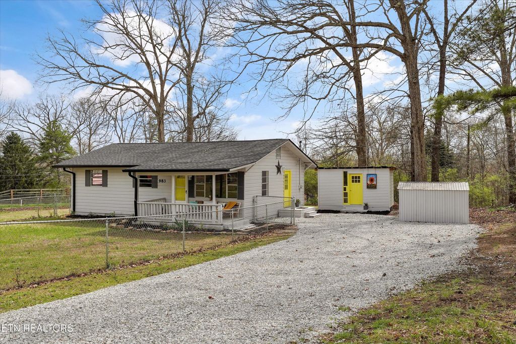 Photo of 983 West Lane, Lenoir City, TN 37771 (MLS # 1333336)