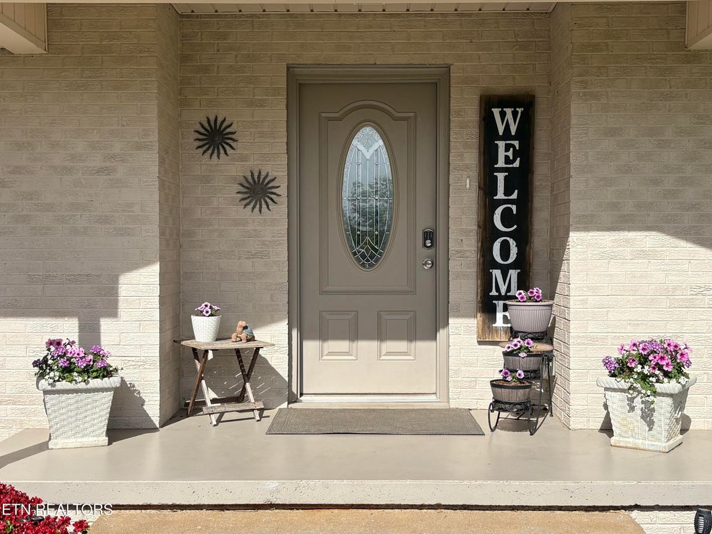 Photo of 2001 Evergreen Circle, Lenoir City, TN 37772 (MLS # 1335551)