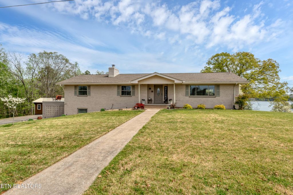 Photo of 2001 Evergreen Circle, Lenoir City, TN 37772 (MLS # 1335551)