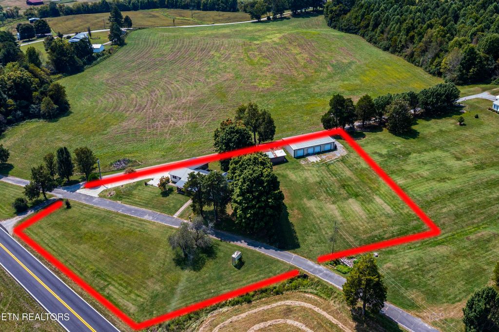 Photo of 2453 Oakland Rd, Sweetwater, TN 37874 (MLS # 1277374)