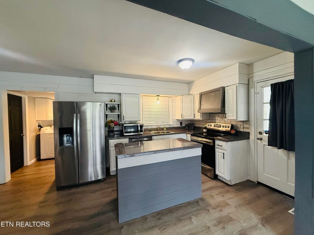 Photo of 650 Robertsville Rd, Oak Ridge, TN 37830 (MLS # 1335016)