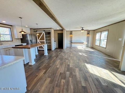 Tiny photo for 128 2nd St, Rockwood, TN 37854 (MLS # 1320808)