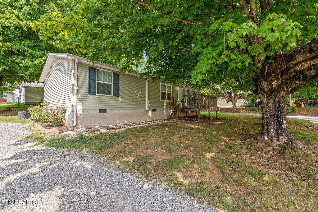 Photo of 123 Anderson St, Sweetwater, TN 37874 (MLS # 1287433)