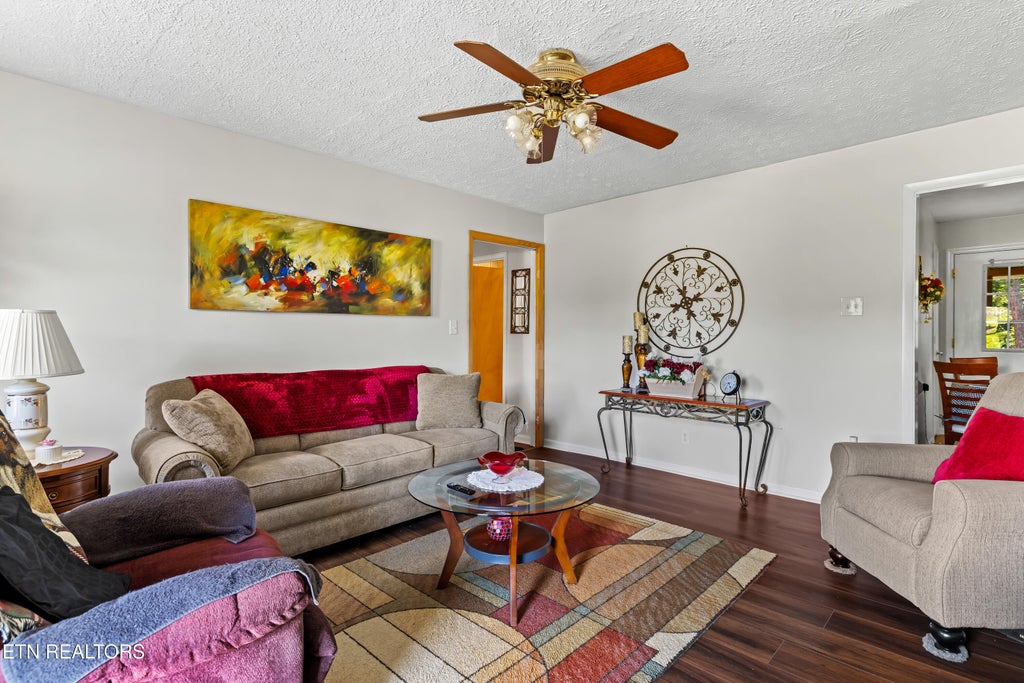 Photo of 2811 Norcross Rd, Maryville, TN 37803 (MLS # 1356062)