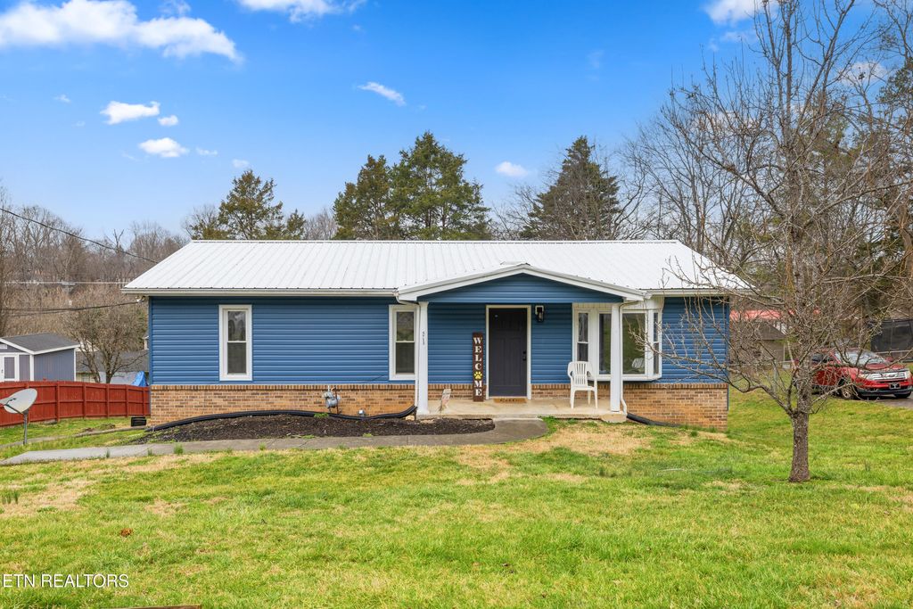 Photo of 5713 Aloha Ave, Knoxville, TN 37921 (MLS # 1330943)