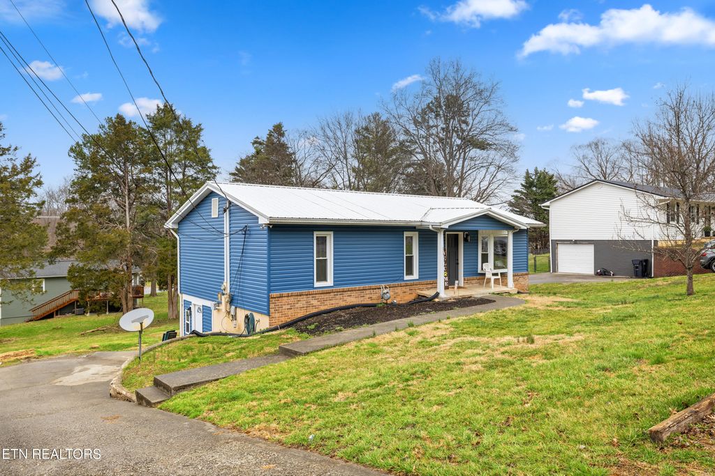 Photo of 5713 Aloha Ave, Knoxville, TN 37921 (MLS # 1330943)