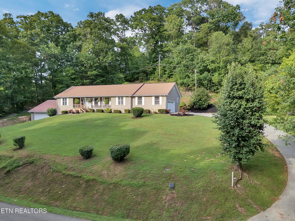 Photo of 290 Whitaker Hollow Rd, Rocky Top, TN 37769 (MLS # 1330921)
