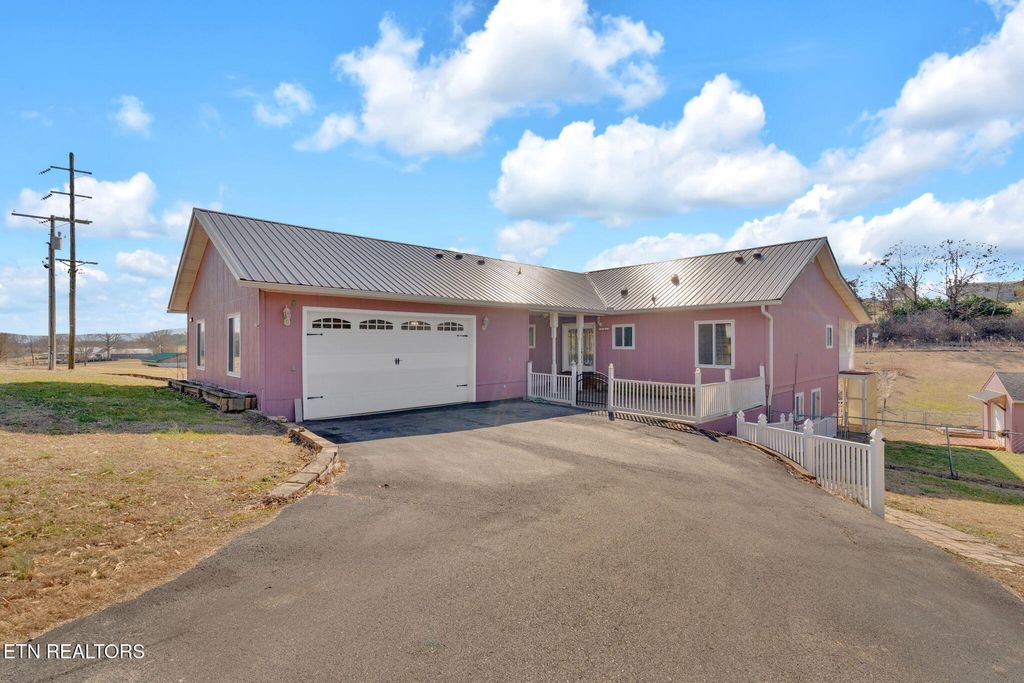 Photo of 731 Sam Martin Rd, Dandridge, TN 37725 (MLS # 1288692)