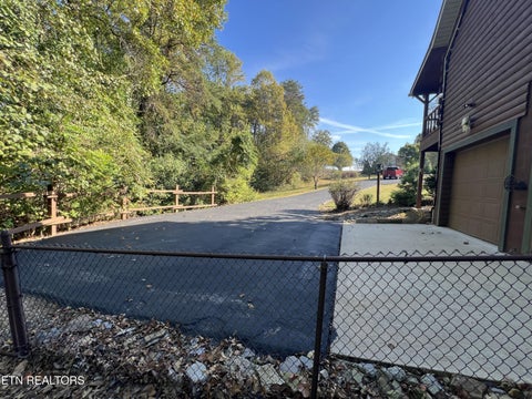 Tiny photo for 142 Rayahs Way, Quebeck, TN 38579 (MLS # 1357646)