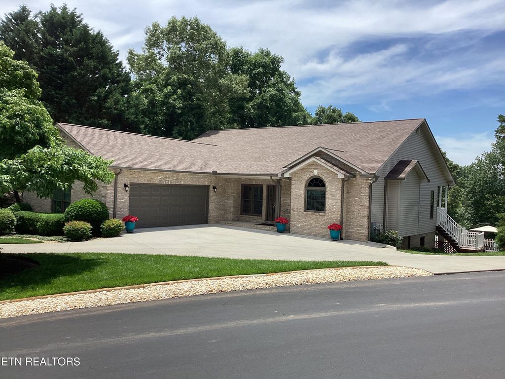 Photo of 201 Iroquois Circle, Loudon, TN 37774 (MLS # 1343444)