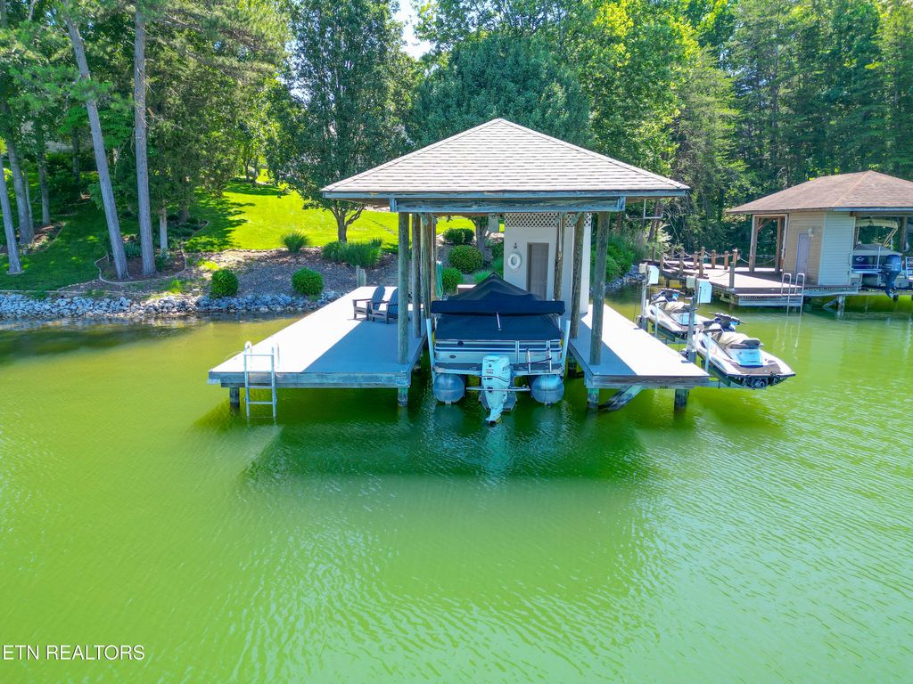 Photo of 201 Iroquois Circle, Loudon, TN 37774 (MLS # 1343444)