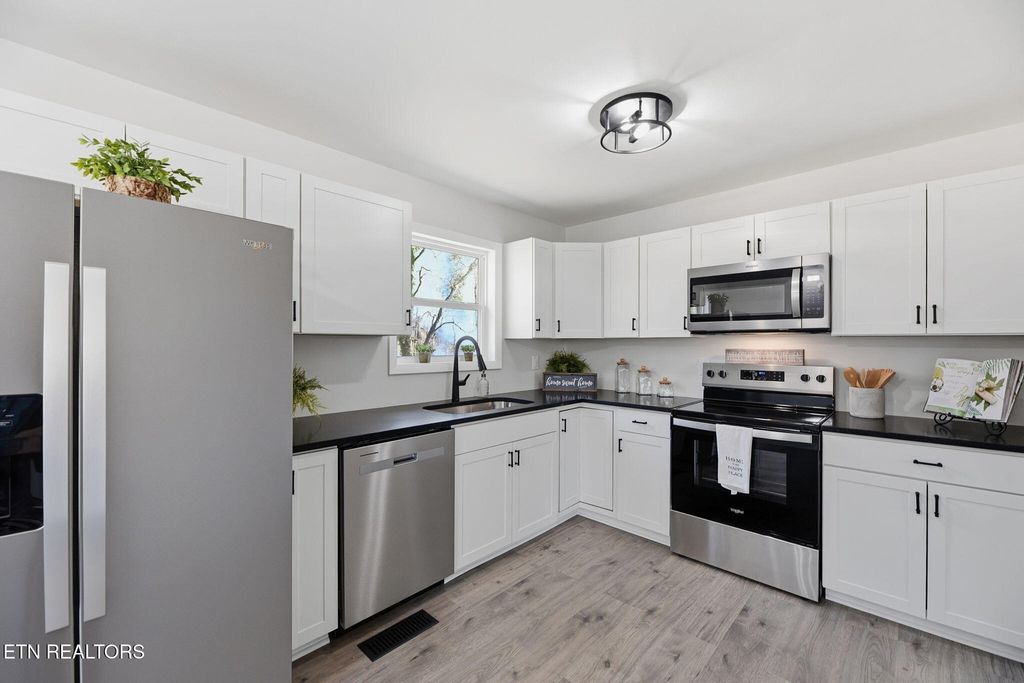 Photo of 3322 Shipe Rd, Corryton, TN 37721 (MLS # 1333704)