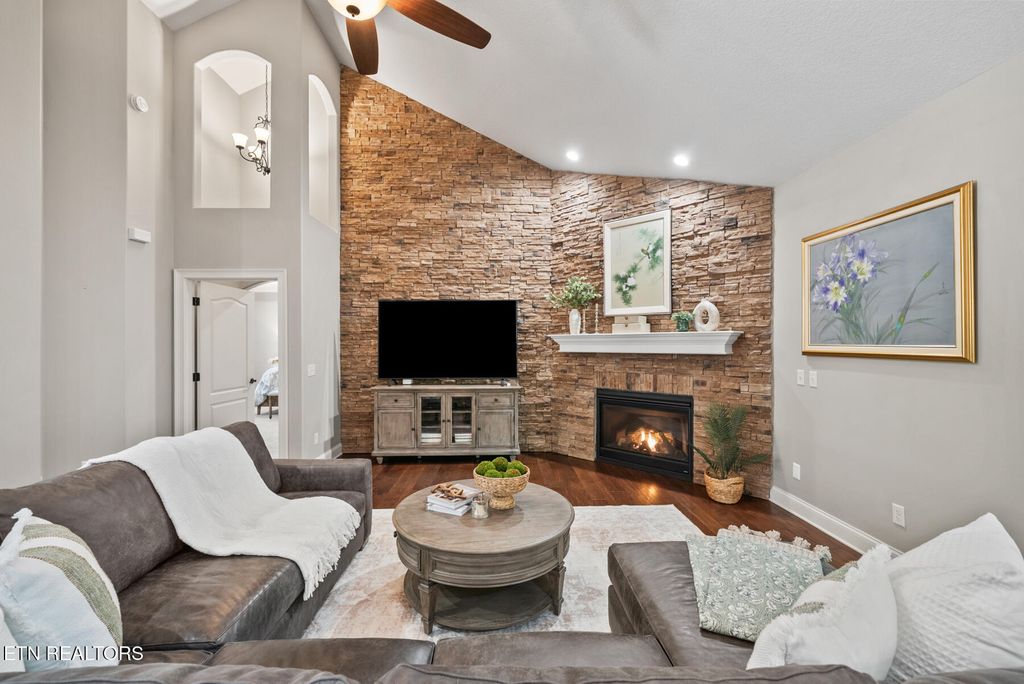 Photo of 125 Minetta Drive, Crossville, TN 38558 (MLS # 1338026)