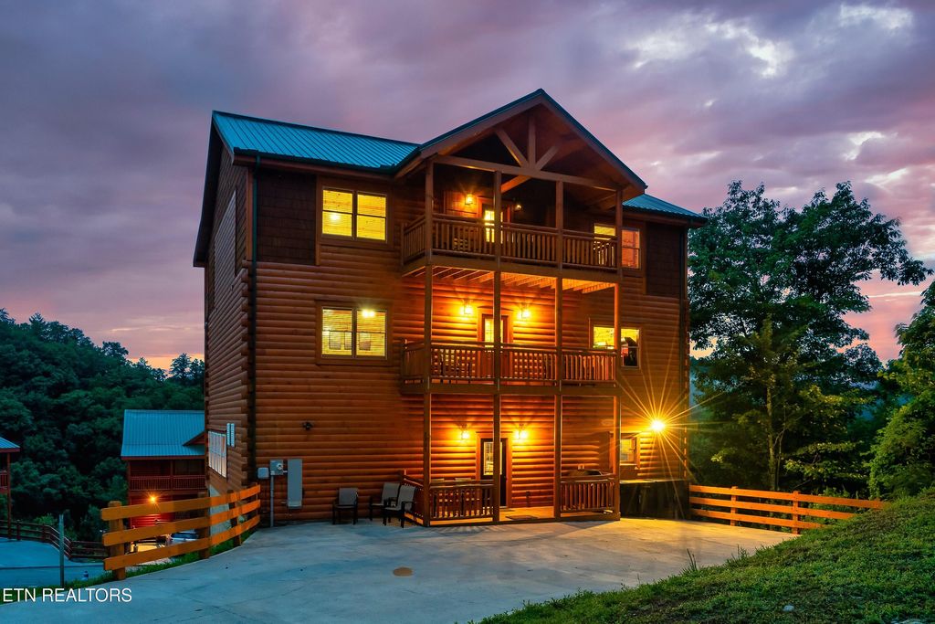 Photo of 2303 Boulder Way, Sevierville, TN 37862 (MLS # 1315634)