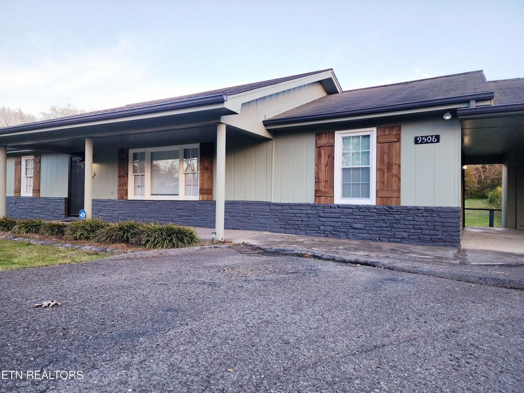 Photo of 9506 Strawberry Plains Pike, Strawberry Plains, TN 37871 (MLS # 1283664)