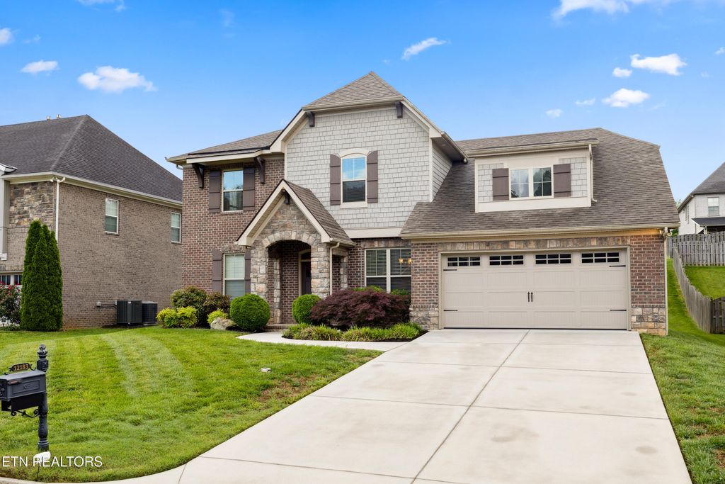 Photo of 12183 Inglecrest Lane, Farragut, TN 37934 (MLS # 1313435)