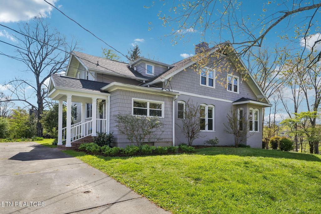 Photo of 210 Clifton Heights Rd, Newport, TN 37821 (MLS # 1336950)