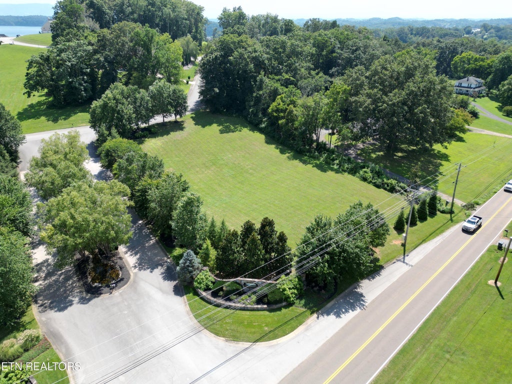 Photo of 1 Majestic Circle, Dandridge, TN 37725 (MLS # 1239947)