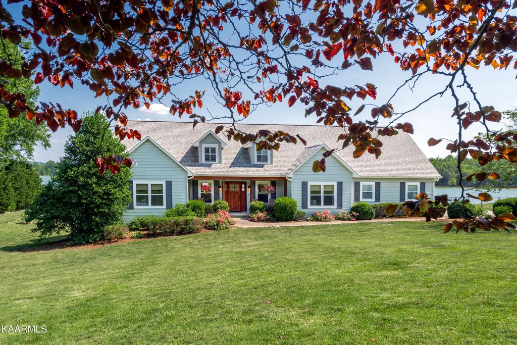 Photo of 4625 Scenic Point Drive, Louisville, TN 37777 (MLS # 1229240)