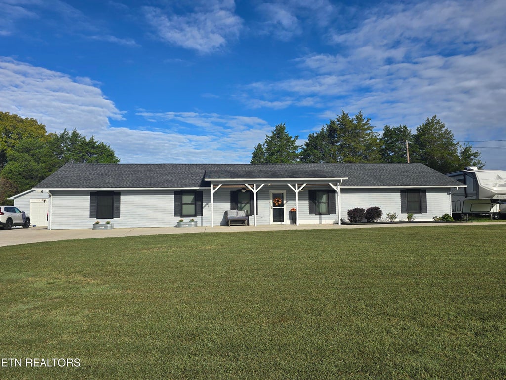 Photo of 112 Elmer Drive, Kingston, TN 37763 (MLS # 1357024)