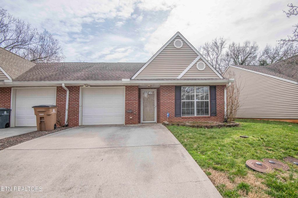 Photo of 232 Dalton Place Way, Knoxville, TN 37912 (MLS # 1330797)