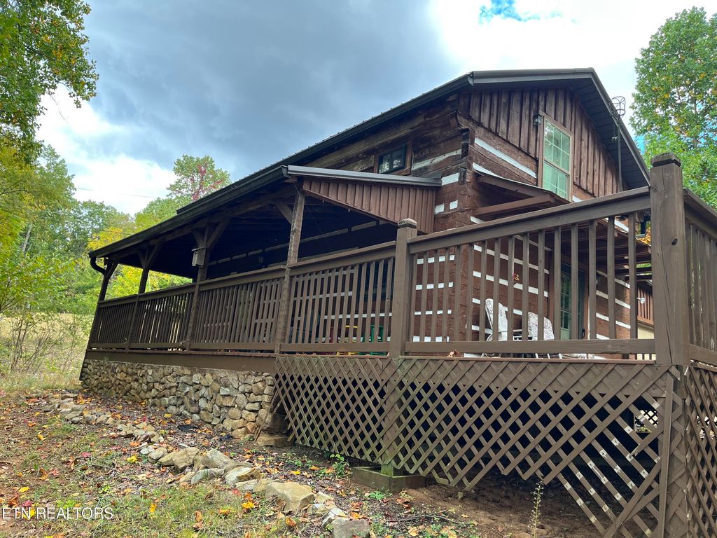 Photo of 874 Layman Drive, Dandridge, TN 37725 (MLS # 1280243)