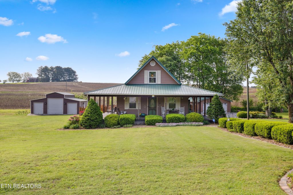 Photo of 143 Cherokee Circle, Madisonville, TN 37354 (MLS # 1299455)