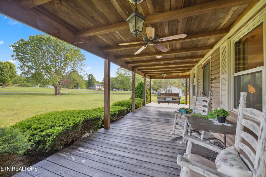 Photo of 143 Cherokee Circle, Madisonville, TN 37354 (MLS # 1299455)