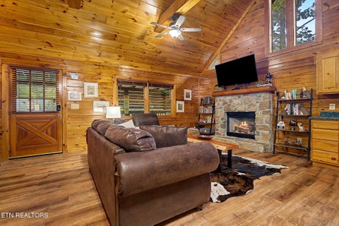 Tiny photo for 2882 Easy St, Sevierville, TN 37862 (MLS # 1356020)
