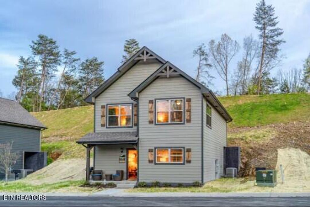 Photo of 1654 Veterans Blvd #6, Sevierville, TN 37862 (MLS # 1322837)