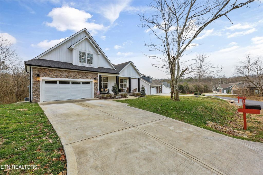 Photo of 310 Oostagala Lane, Loudon, TN 37774 (MLS # 1327791)